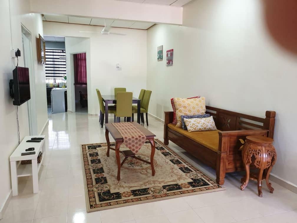 Chukai Auni & Auji Homestay Kemaman מראה חיצוני תמונה